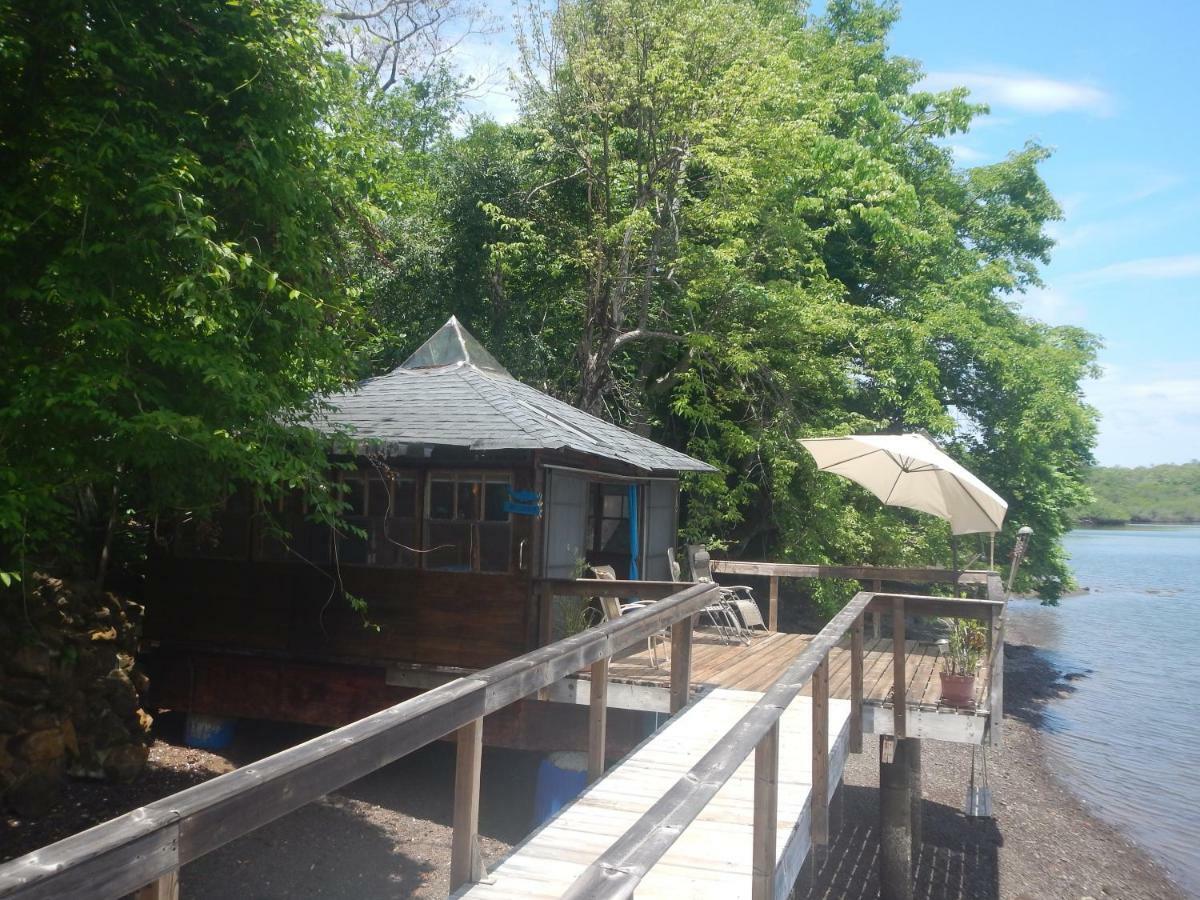 Beached Bungalow Overlooking The Pacific Ocean Boca Chica Exterior photo